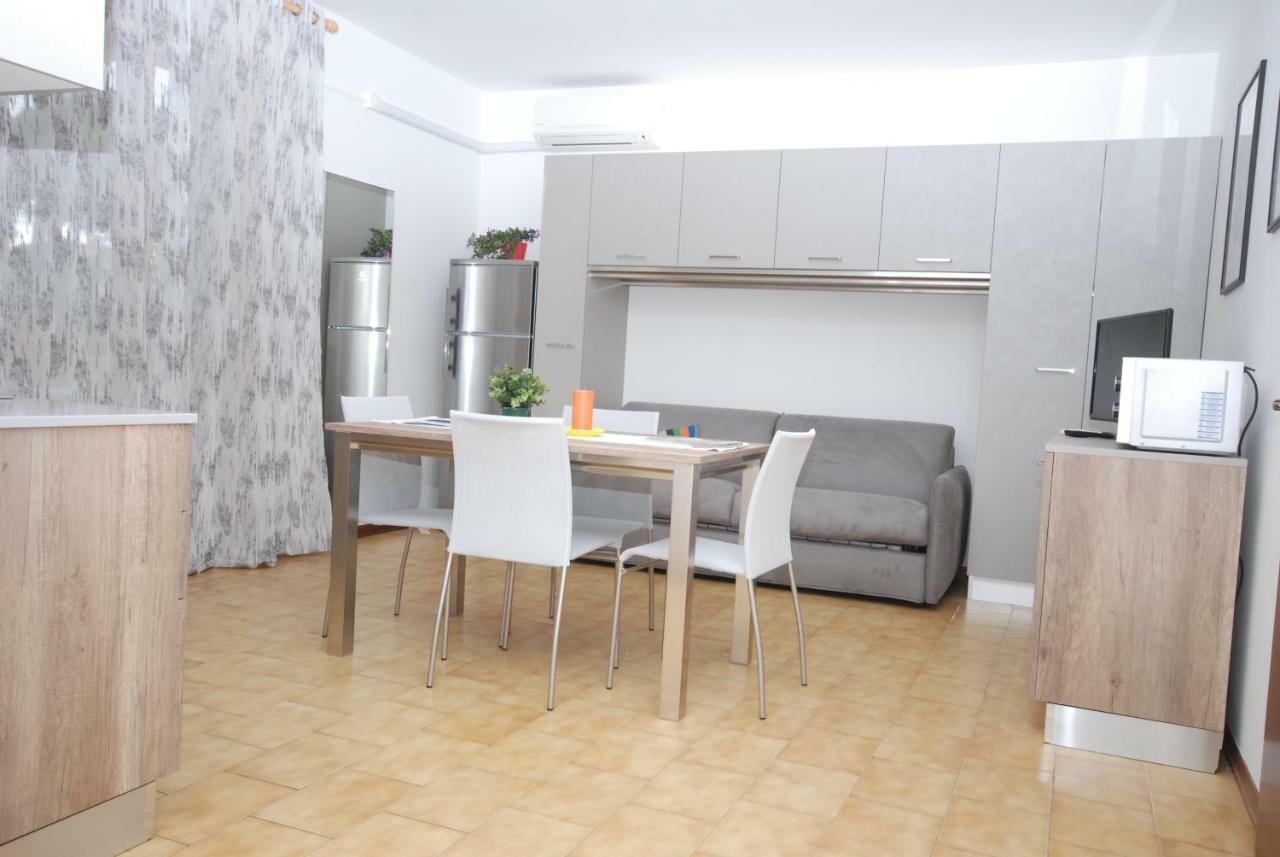 Appartamenti Dei Fiori Lignano Sabbiadoro Ngoại thất bức ảnh